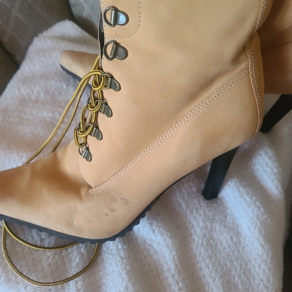 Steve Madden lace up hiking boots